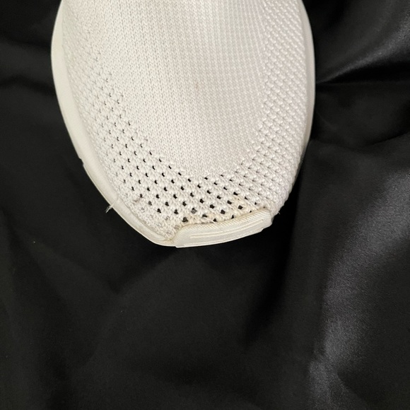 Adidas - Picture 2 of 6